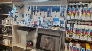 تصویر فروشگاه یراق کابینت باقری