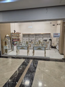 تصویر فروشگاه اکسسوری زیور هوم