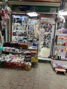 تصویر فروشگاه لوازم آرایش جعفر پور