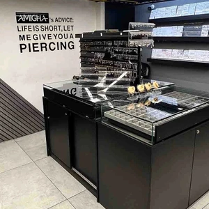 تصویر فروشگاه امیقا پیرسینگ