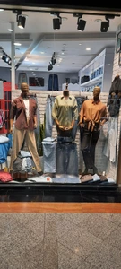 تصویر فروشگاه ال وی استور