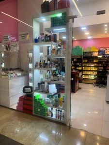 تصویر فروشگاه لوازم آرایشی و بهداشتی نگین