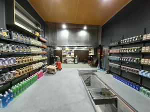 تصویر فروشگاه اتوسرویس یونیک