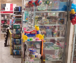 تصویر فروشگاه اسباب بازی و نوشت افزار فرهنگ