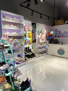 تصویر فروشگاه کفش کودک کفشدوزک