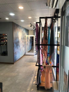 تصویر فروشگاه شال و روسری شاینا