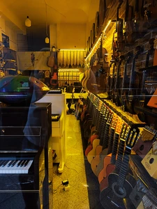 تصویر فروشگاه ساز فروشی امیر