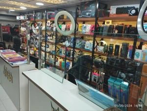 تصویر فروشگاه موبایل و کامپیوتر پارسیان