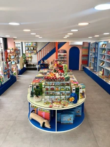 تصویر فروشگاه خانه ادبیات