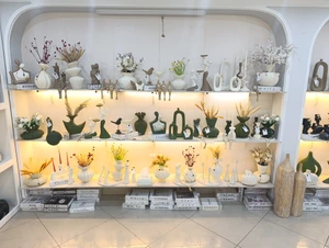 تصویر فروشگاه گالری اکسسوری سلیمی