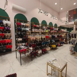 تصویر فروشگاه مرکز خرید زیری ست