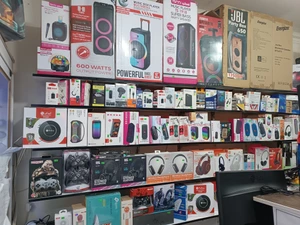 تصویر فروشگاه کامپیوتر دی بومهن