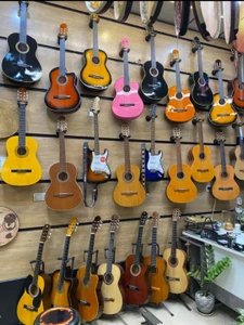 تصویر فروشگاه گالری موسیقی رزونانس