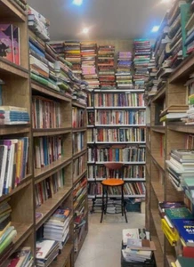 تصویر فروشگاه ادبیات داستانی مشهد