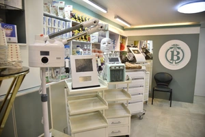 تصویر فروشگاه تجهیزات پزشکی و زیبایی بیان طب