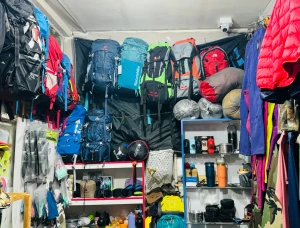 تصویر فروشگاه تجهیزات کوهنوردی شازند