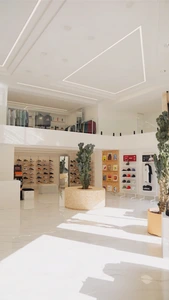 تصویر فروشگاه نیوبالانس