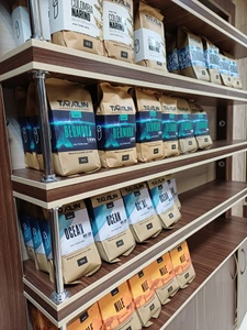 تصویر فروشگاه برشته کاری قهوه تارازین