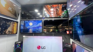 تصویر فروشگاه تی وی آی لند