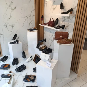 تصویر فروشگاه چرم کومه