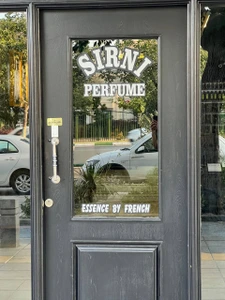 تصویر فروشگاه عطر و ادکلن سرنی