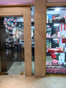 تصویر فروشگاه لوازم آرایشی میم شاپ