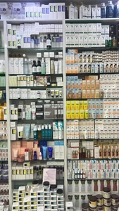 تصویر فروشگاه آرایشی اکبری تسنیم