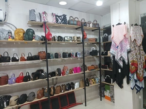 تصویر فروشگاه کیف و روسری فاطیما